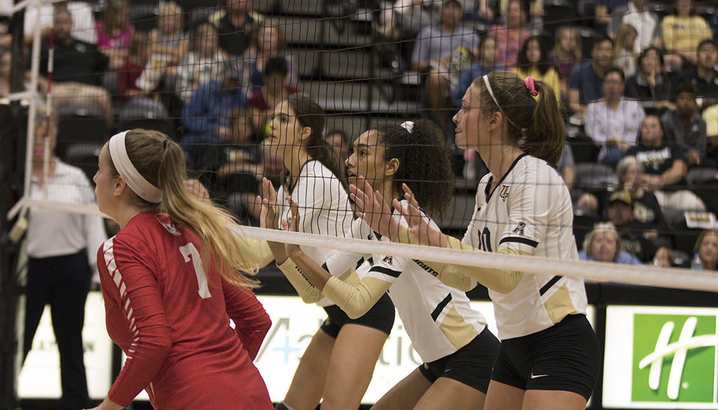 UCF swept UHouston in three straight sets